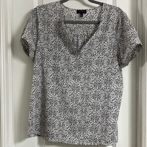 The Limited Women's Black, Blue, and White Patterned Top Size Large